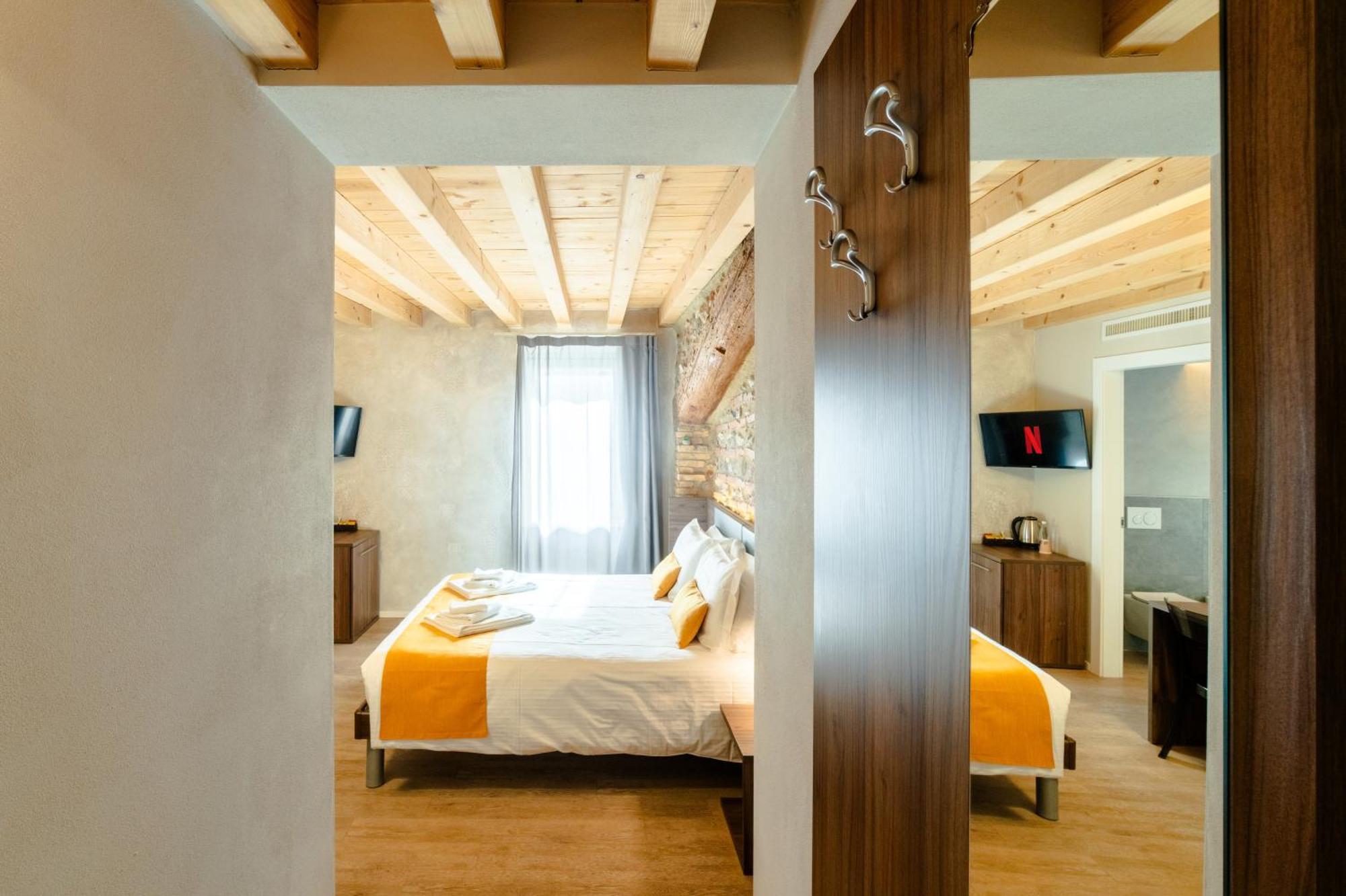 La Casa In Paese 호텔 페스키에라델가르다 외부 사진